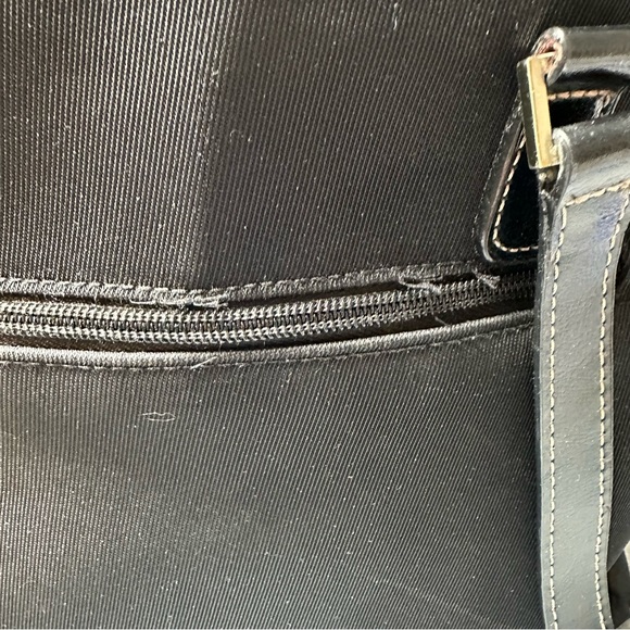 Etienne Aigner Black Leather Shoulder Bag - Picture 5 of 11